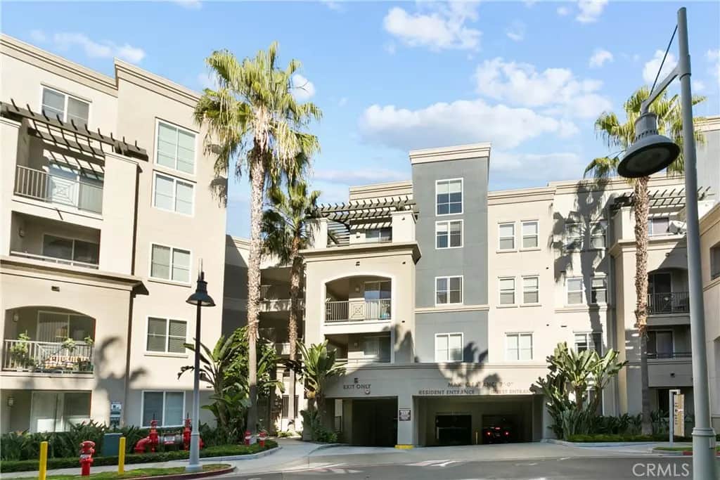 2358 Scholarship, Irvine, CA — listing photo 1
