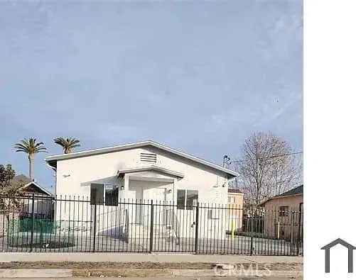 1175 E 41 Place, Los Angeles, CA — listing photo 1