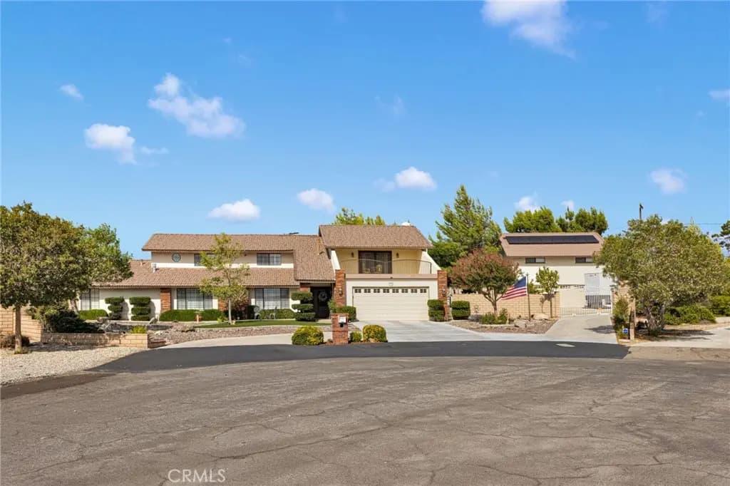 20080 Waco Court, Apple Valley, CA — listing photo 1