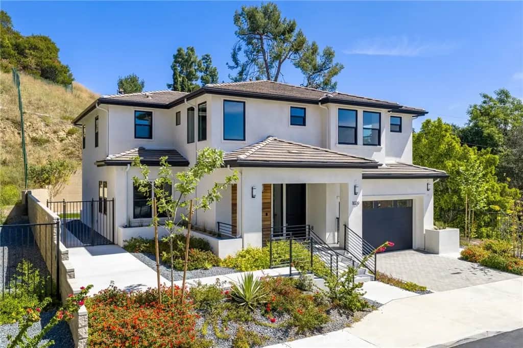 1029 N STALEY LANE, Los Angeles, CA — listing photo 1