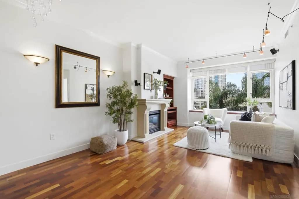 700 W Harbor Dr 608, San Diego, CA — listing photo 1
