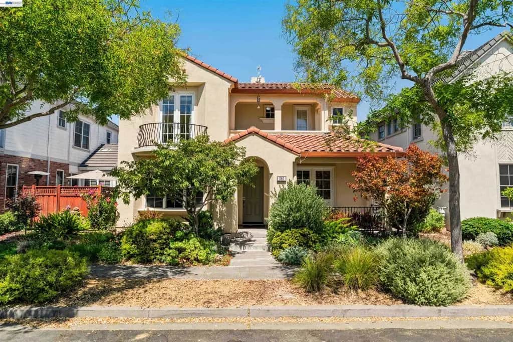 381 Hollister Ave, Alameda, CA — listing photo 1
