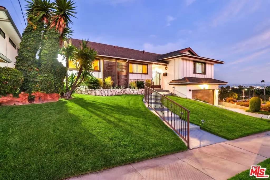 5720 S Chariton Avenue, Los Angeles, CA — listing photo 1