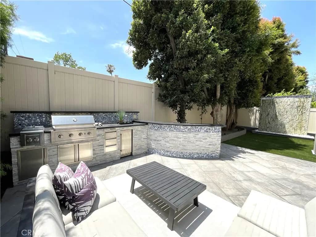 533 Daniel Freeman Circle, Inglewood, CA — listing photo 1