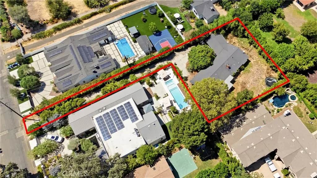 23347 Collins Street, Woodland Hills, CA — listing photo 1