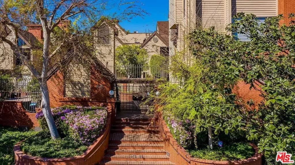 835 S Lucerne Boulevard 205, Los Angeles, CA — listing photo 1