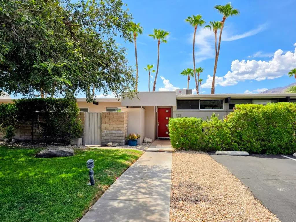 723 E Louise Drive, Palm Springs, CA — listing photo 1