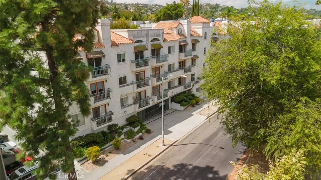 13220 Valleyheart Drive 202, Studio City, CA — listing photo 1