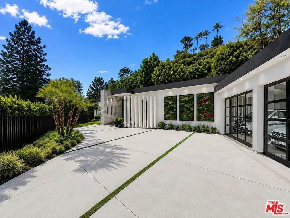 1049 Loma Vista Drive, Beverly Hills, CA — listing photo 1