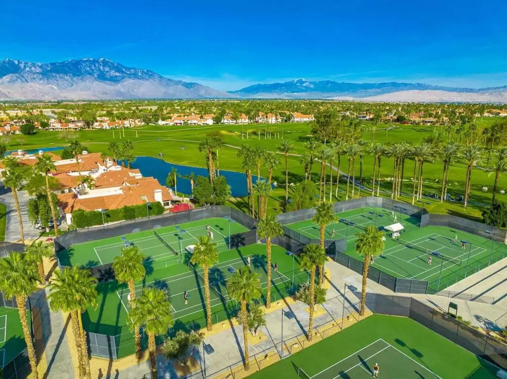 326 Vista Royale Drive, Palm Desert, CA — listing photo 1