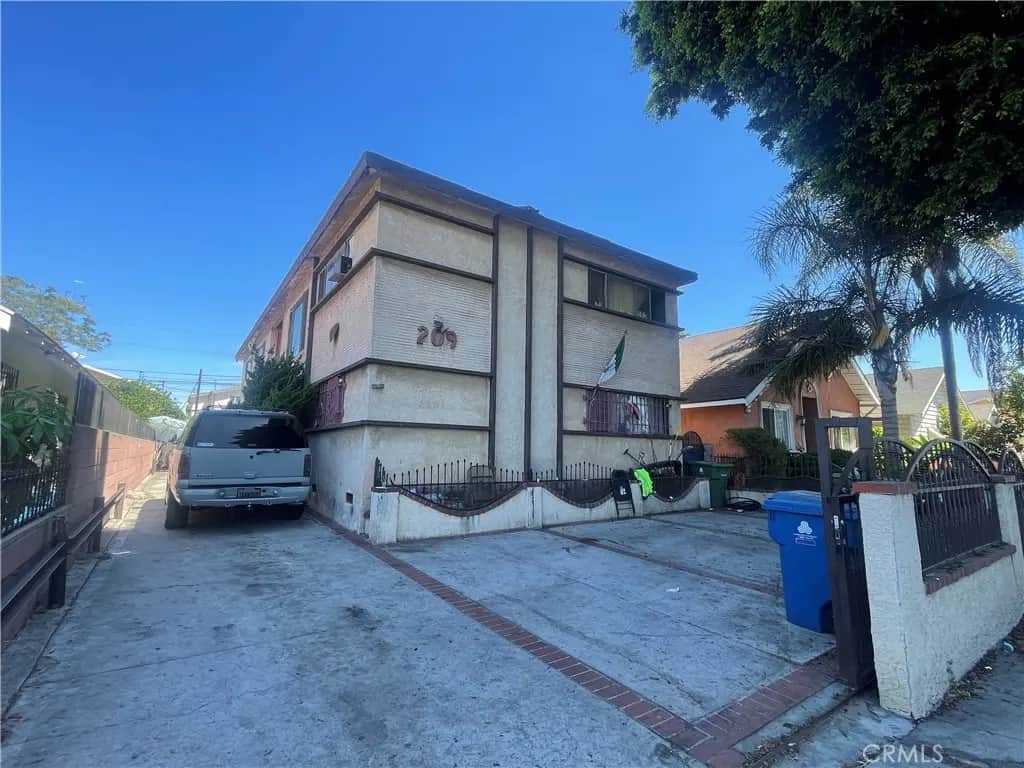 209 E 62nd, Los Angeles, CA — listing photo 1
