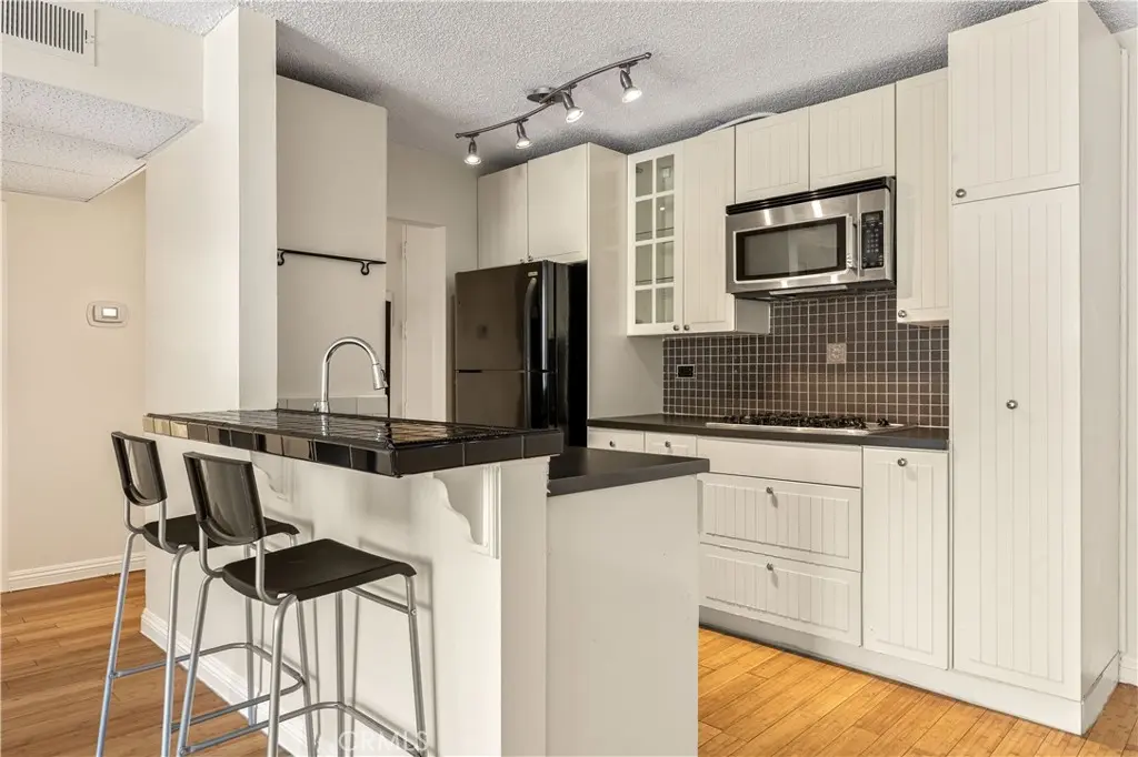 421 S La Fayette Park 406, Los Angeles, CA — listing photo 1
