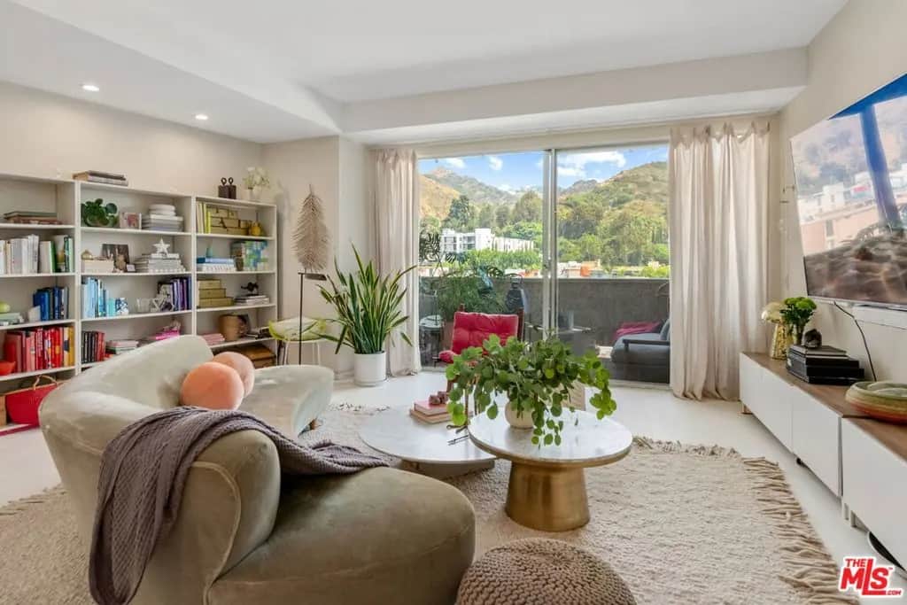 7250 Franklin Avenue 903, Los Angeles, CA — listing photo 1
