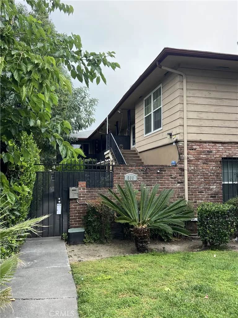 500 N Los Robles Avenue 6, Pasadena, CA — listing photo 1