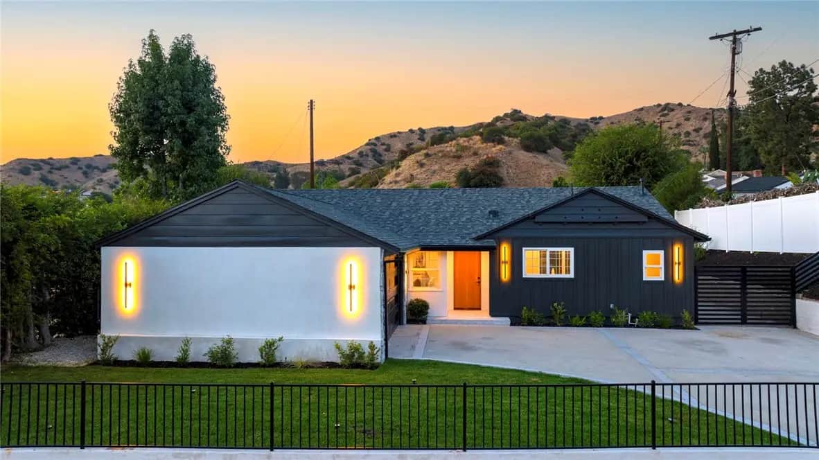 10211 Roscoe, Los Angeles, CA — listing photo 1
