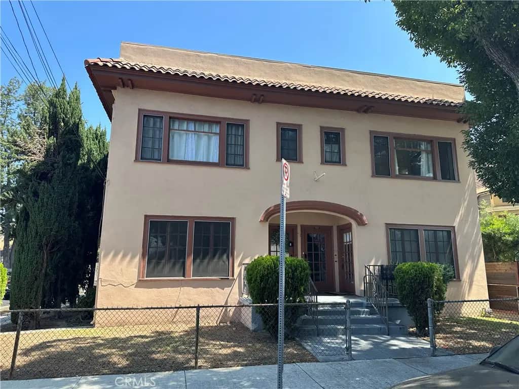 2134 Magnolia, Los Angeles, CA — listing photo 1