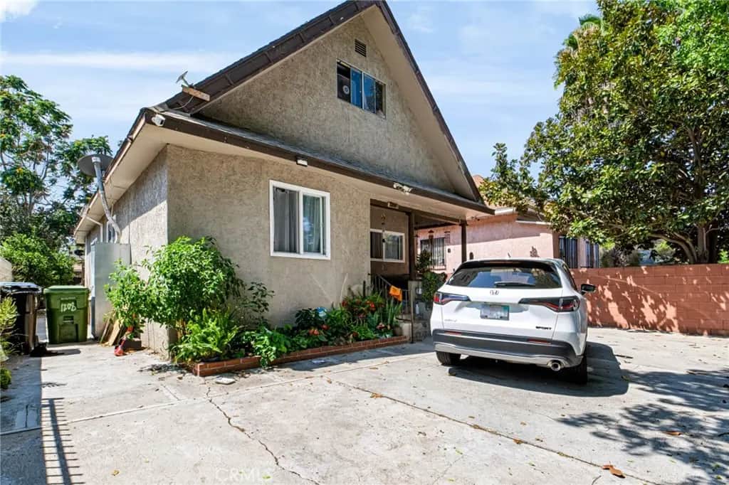 1208 E 34th Street Los Angeles CA, Los Angeles, CA — listing photo 1