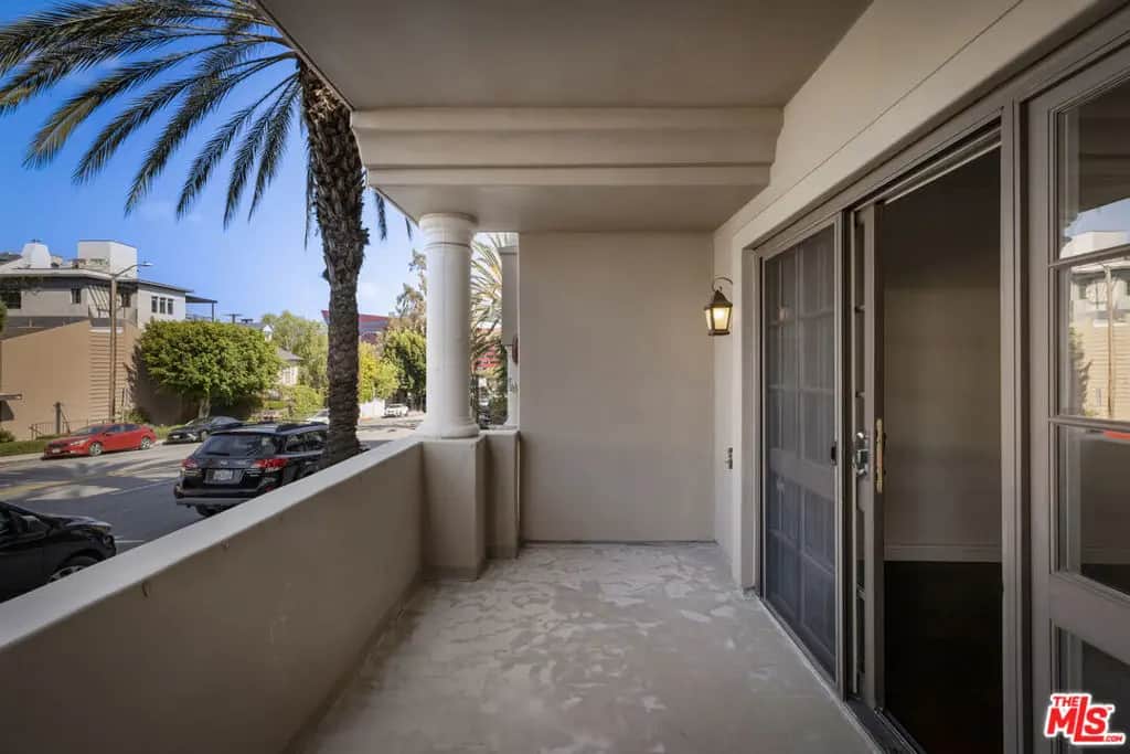 851 N San Vicente Boulevard 102, West Hollywood, CA — listing photo 1