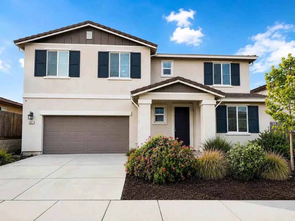 2041 Rosewood Drive, Hollister, CA — listing photo 1