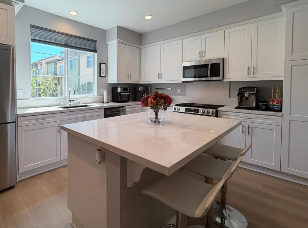 641 Savi Drive 104, Corona, CA — listing photo 1