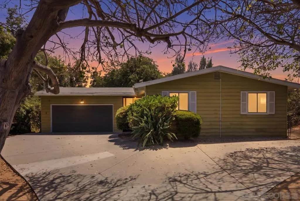 860 Magarian Rd, Fallbrook, CA — listing photo 1
