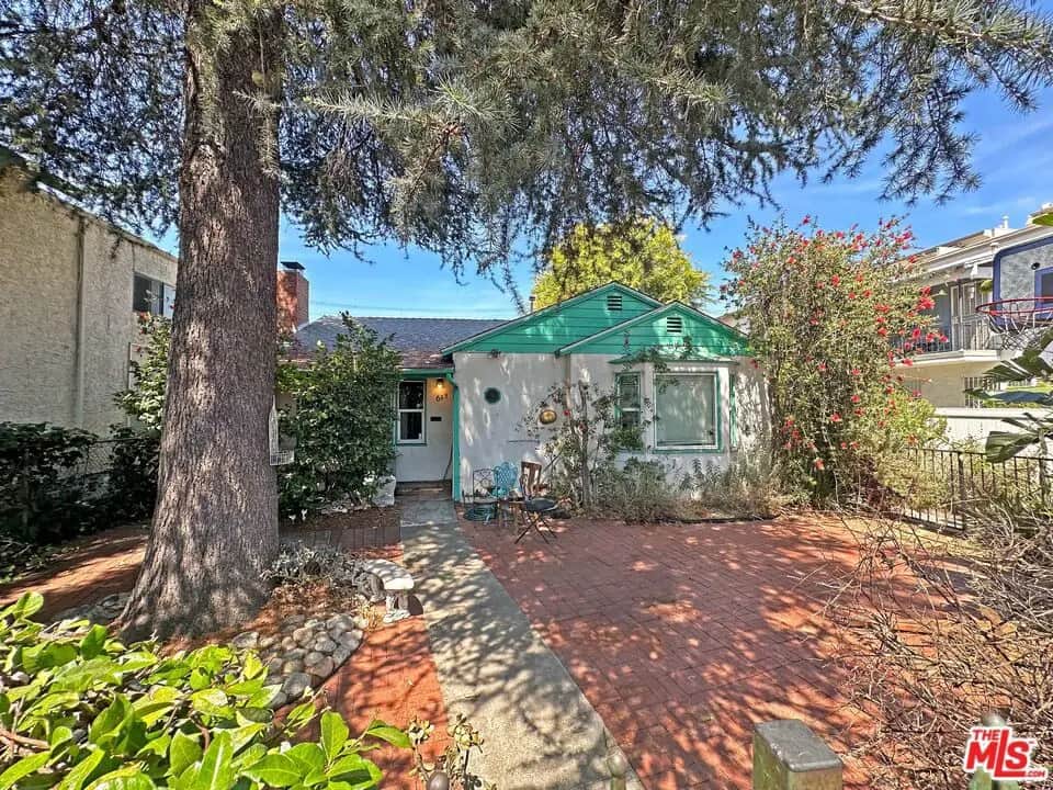 5623 Woodman Avenue, Los Angeles, CA — listing photo 1