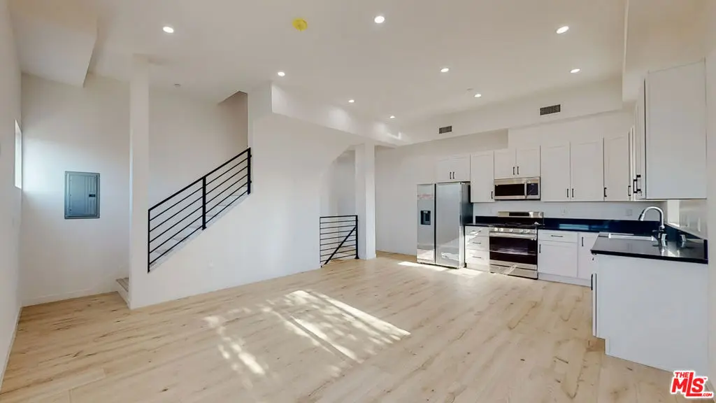 1509 S Cloverdale Avenue, Los Angeles, CA — listing photo 1