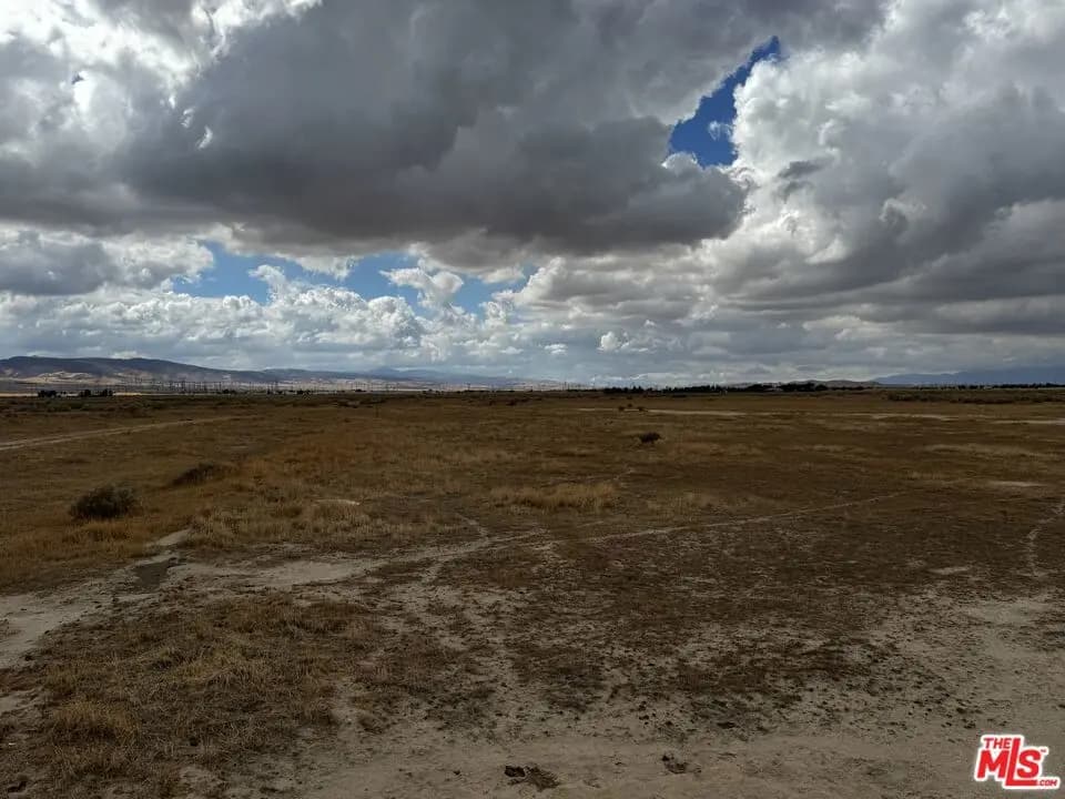 75 W St Street NEWGROVE, Lancaster, CA — listing photo 1