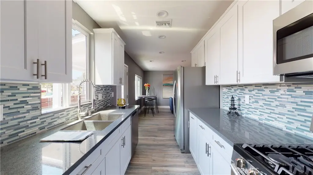 1939 W 36th Place, Los Angeles, CA — listing photo 1