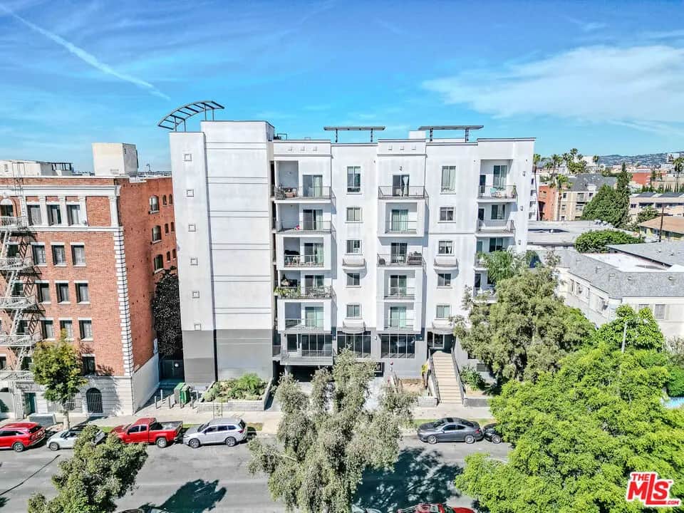 733 S Manhattan Place 405, Los Angeles, CA — listing photo 1