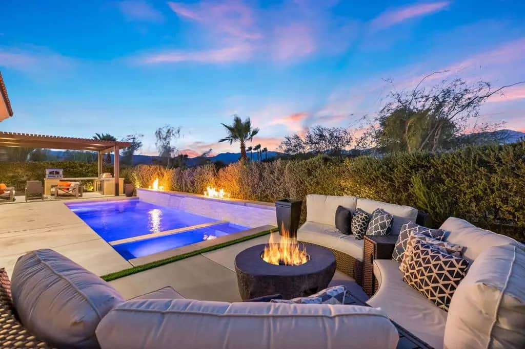 40 Burgundy, Rancho Mirage, CA — listing photo 1