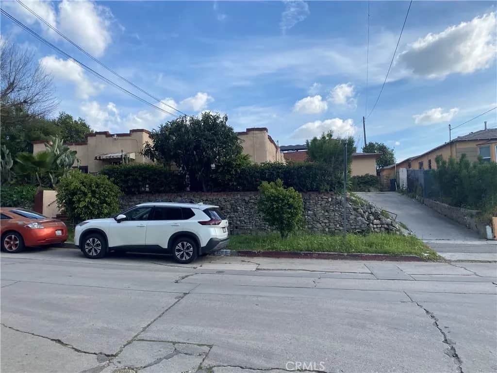 3000 Cazador, Los Angeles, CA — listing photo 1