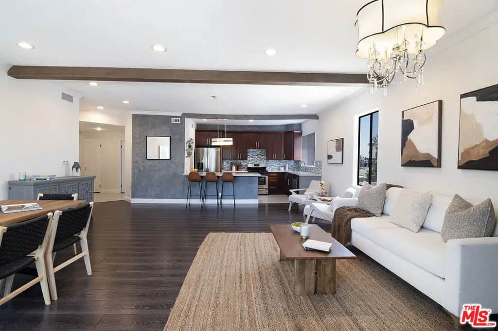 1101 Rexford Drive 302, Los Angeles, CA — listing photo 1