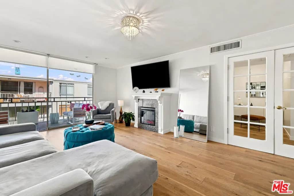 7270 Hillside Ave 205, Los Angeles, CA — listing photo 1
