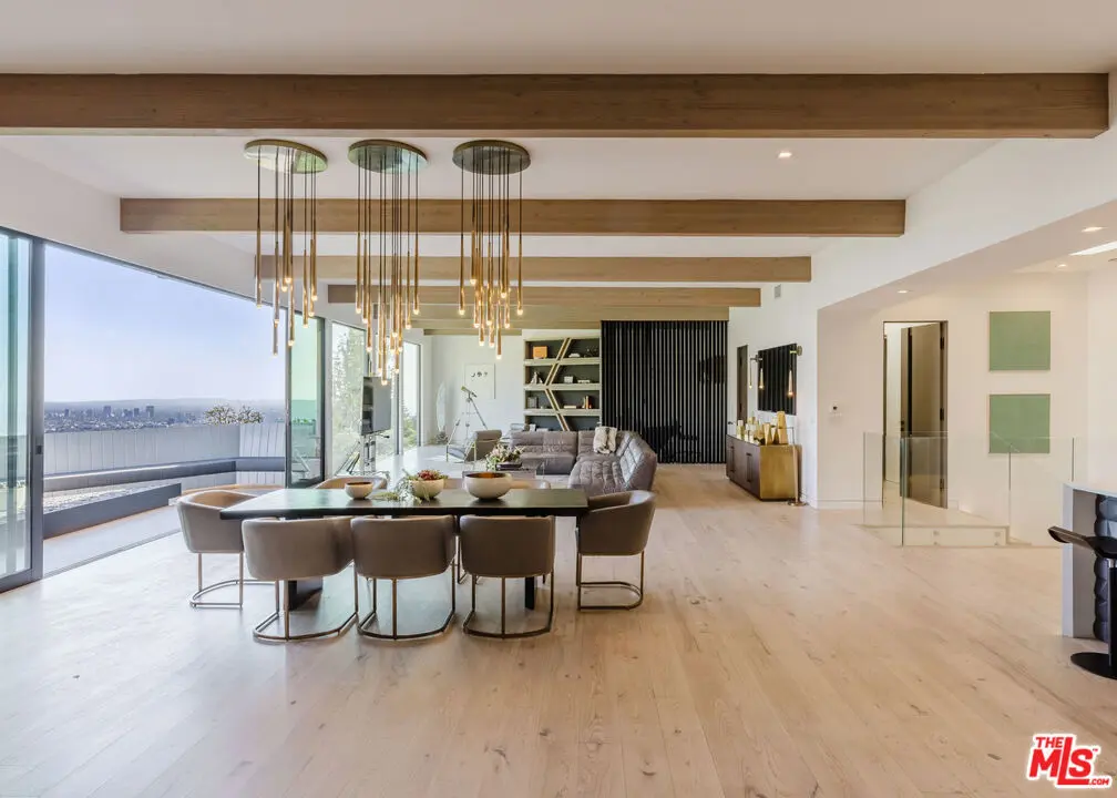 8842 Evanview Drive, Los Angeles, CA — listing photo 1