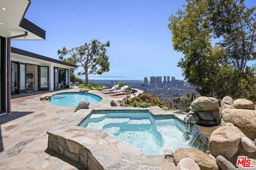 9302 Nightingale Drive, Los Angeles, CA — listing photo 1