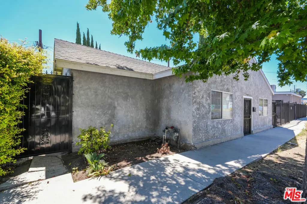 4424 Alumni Avenue, Los Angeles, CA — listing photo 1