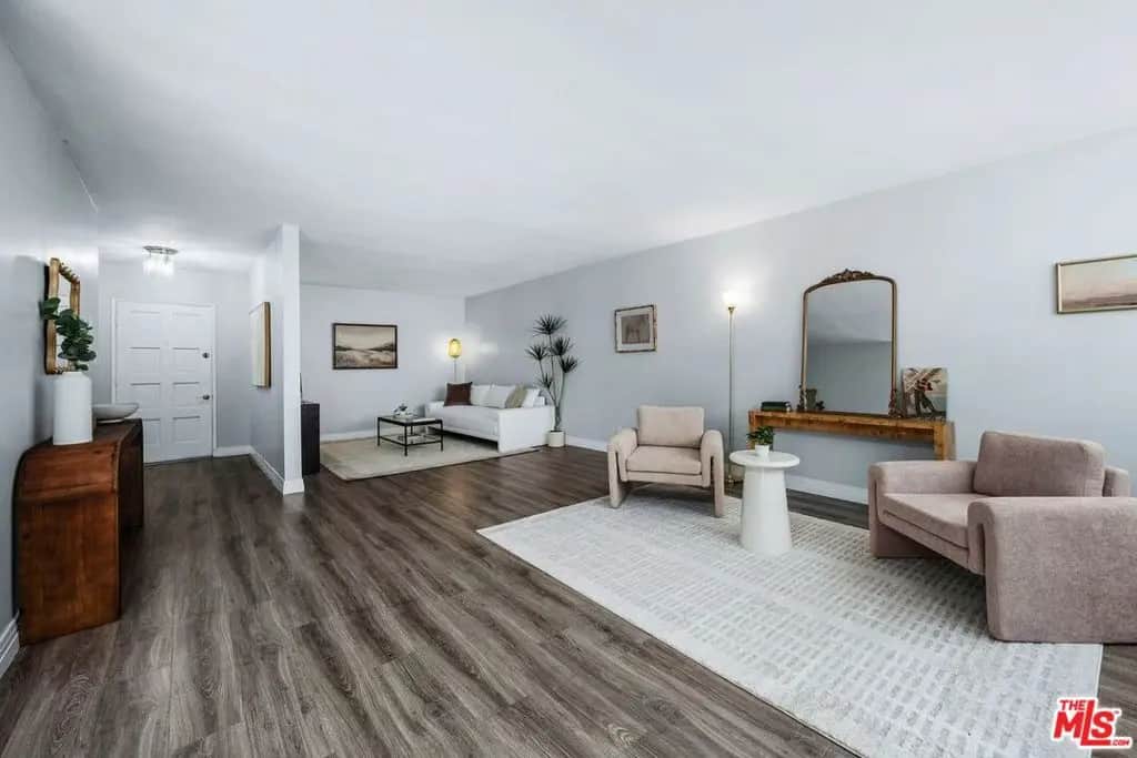 530 S Barrington Avenue 109, Los Angeles, CA — listing photo 1