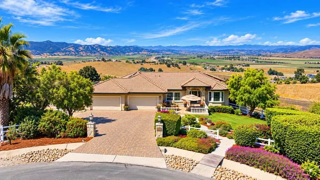 323 Taryn Court, Hollister, CA — listing photo 1