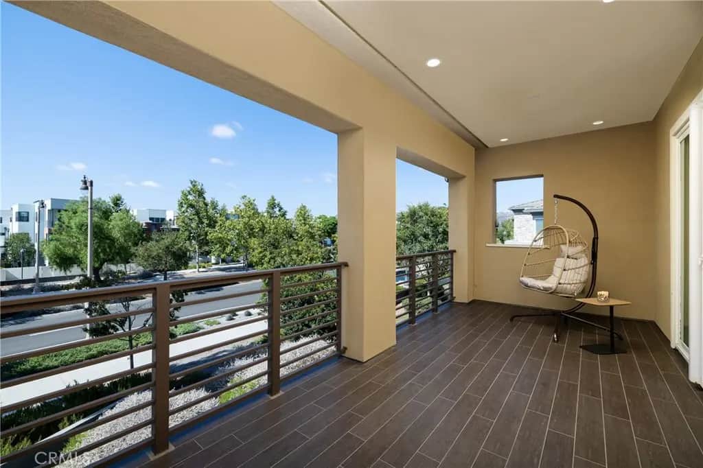 251 Follyhatch, Irvine, CA — listing photo 1