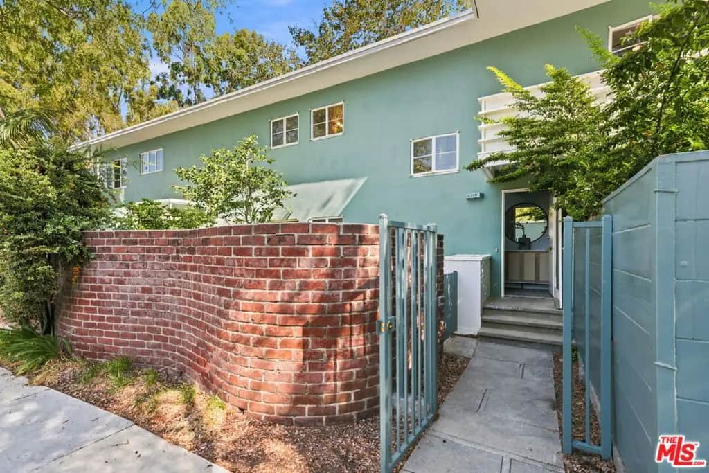 5328 1/2 Village, Los Angeles, CA — listing photo 1