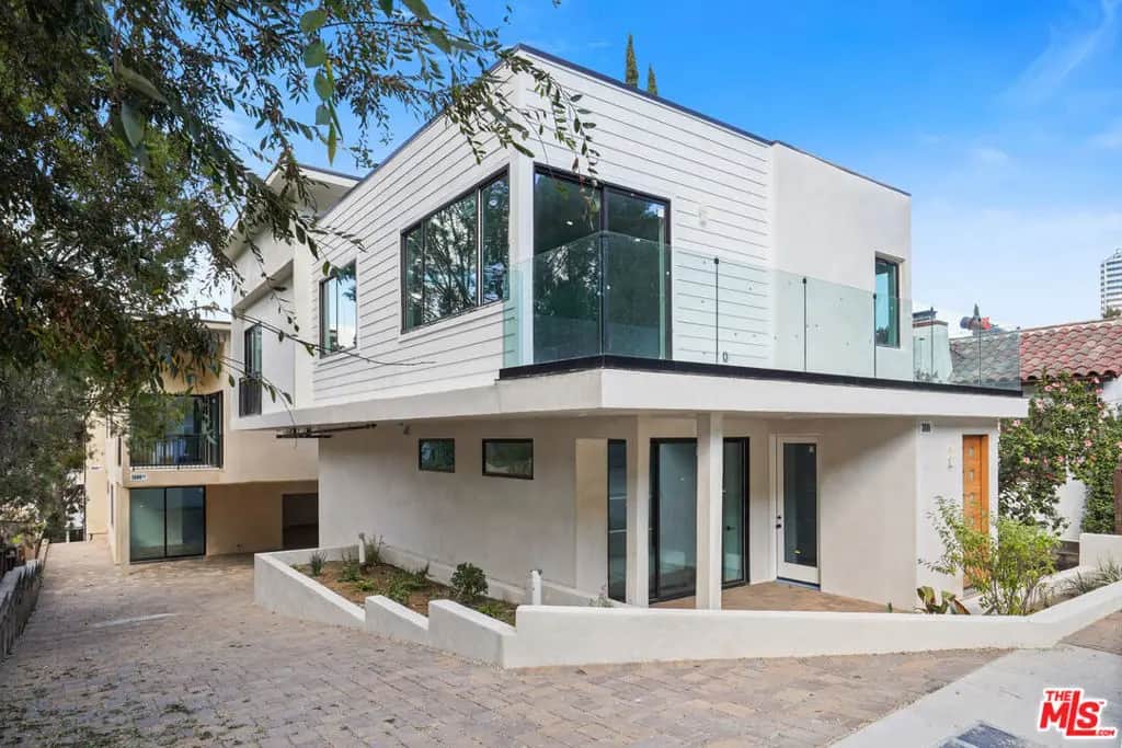 3688 Fredonia Drive, Los Angeles, CA — listing photo 1