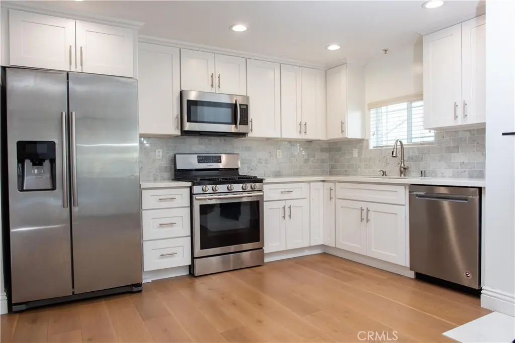 815 S Harvard Boulevard 201, Los Angeles, CA — listing photo 1