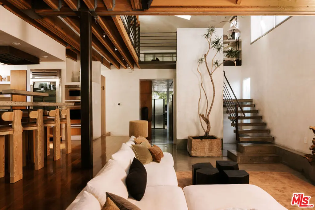 554 Westminster Avenue, Los Angeles, CA — listing photo 1