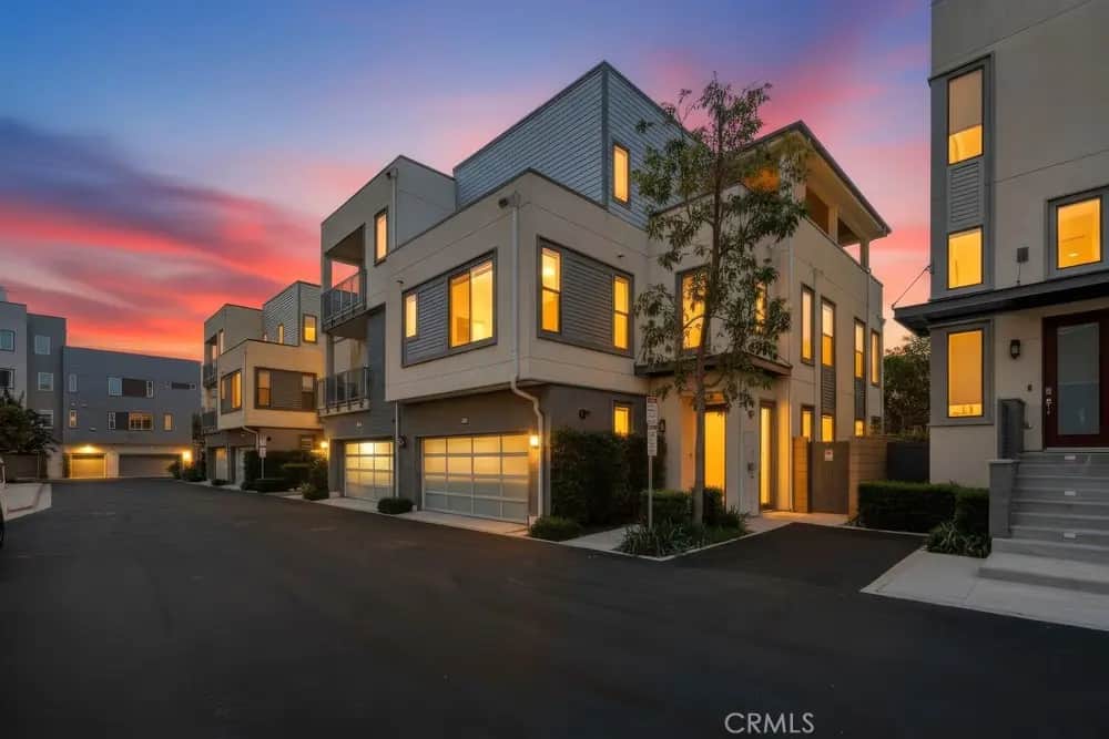 141 Tribeca, Irvine, CA — listing photo 1