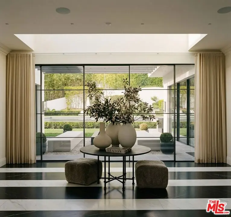 2331 Chislehurst Drive, Los Angeles, CA — listing photo 1