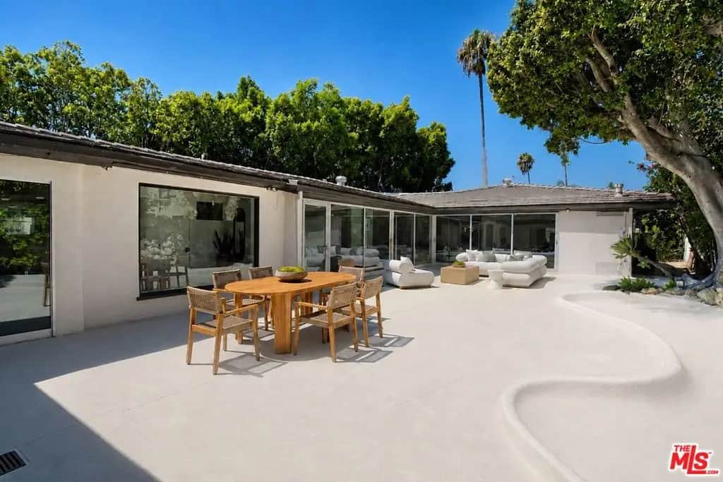 266 S Highland Avenue, Los Angeles, CA — listing photo 1