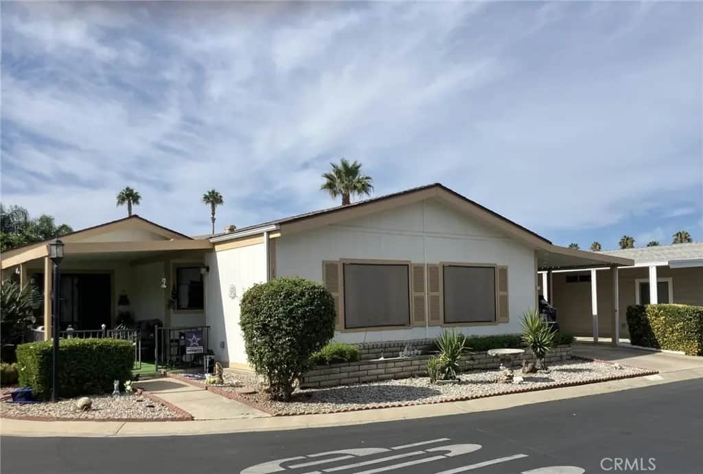 1250 N Kirby Street 121, Hemet, CA — listing photo 1