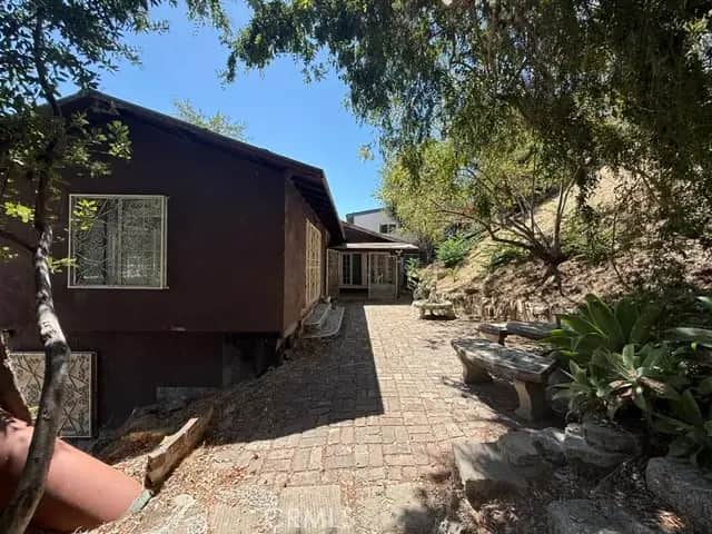 2540 Onyx, Los Angeles, CA — listing photo 1