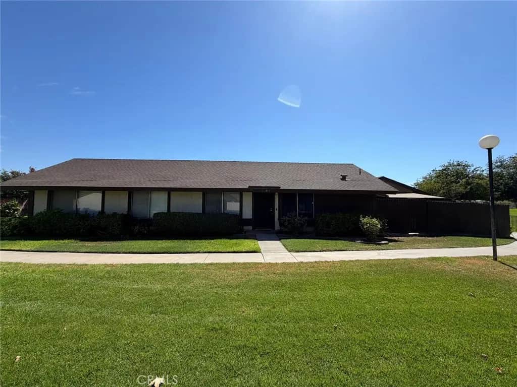 4387 Kingsbury, Riverside, CA — listing photo 1